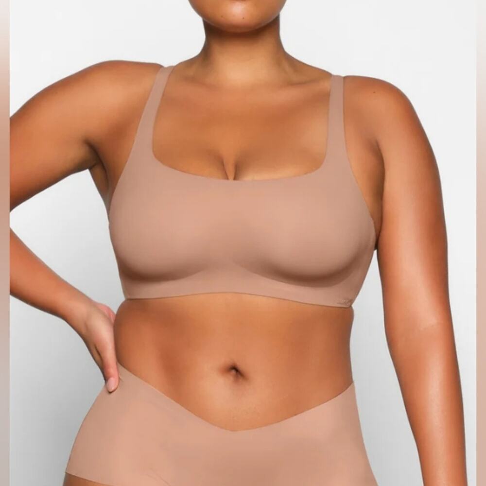 Skims naked scoop bralette size S-DD